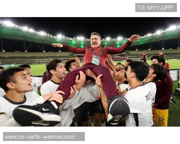 天下足球短片：精彩瞬间回顾与球迷心声的交汇